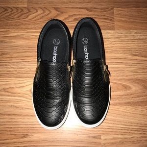 Boohoo slip on sneakers